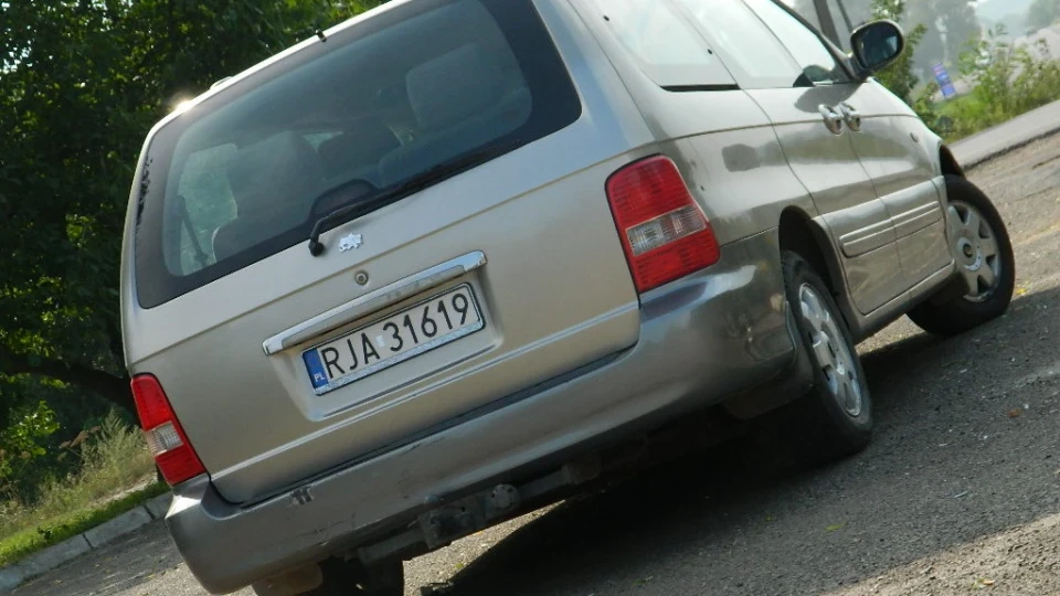 KIA Carnival 5