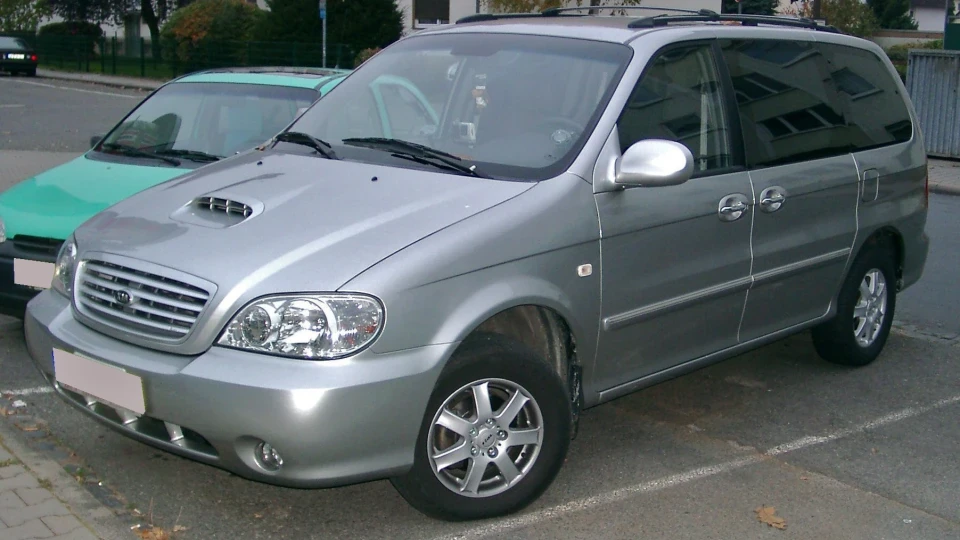 KIA Carnival 2/9 tdi