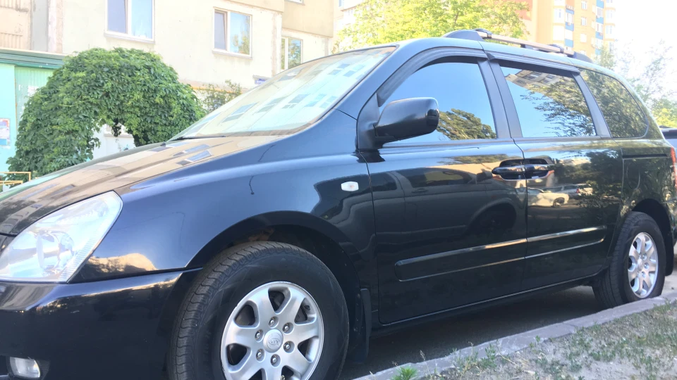 KIA Carnival Бублик