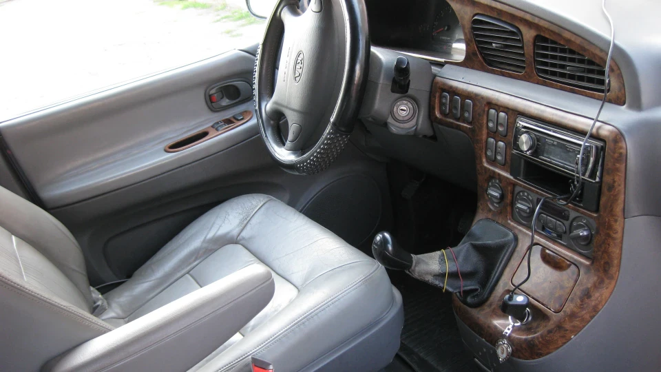 KIA Carnival Машина бомба 3