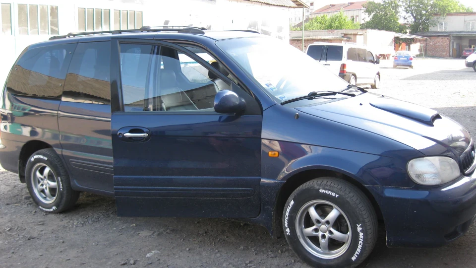 KIA Carnival Машина бомба 5