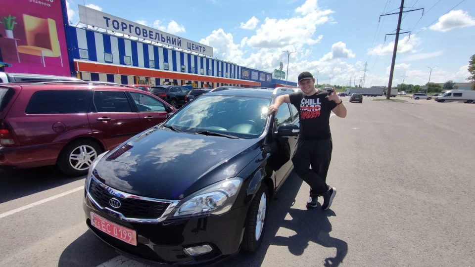 KIA Ceed SW 1.6 CRDI Black Bullet 3
