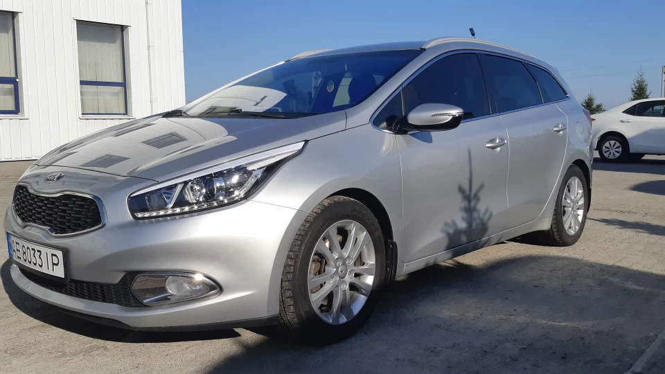 KIA Ceed SW 1.6 CRDI Prestige AT 4