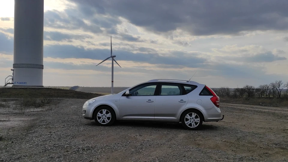 KIA Ceed SW 1.6 TURBO 2