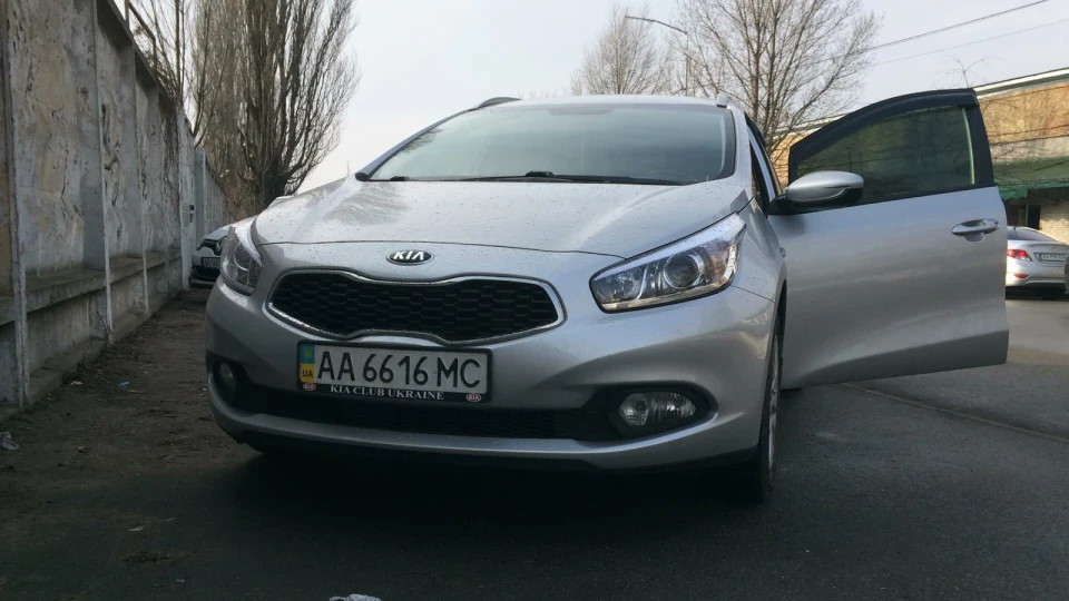 KIA Ceed SW 1.6 турбоДизель Business 2