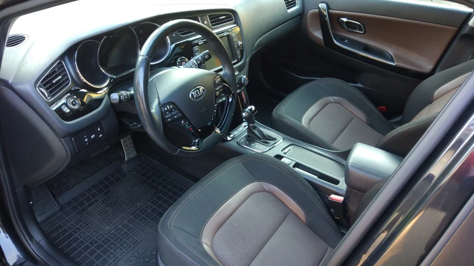 KIA Ceed SW Black Platinum 3