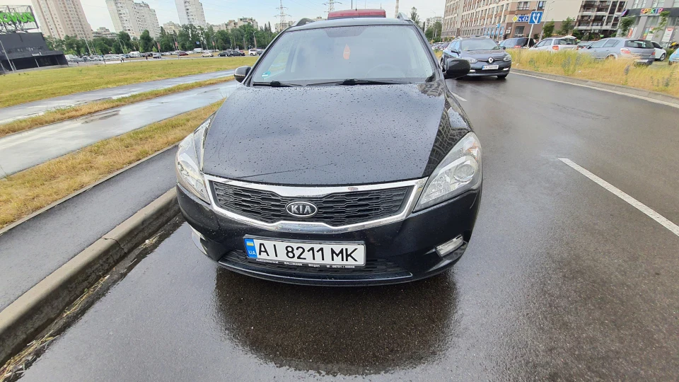 KIA Ceed SW Чорне маля