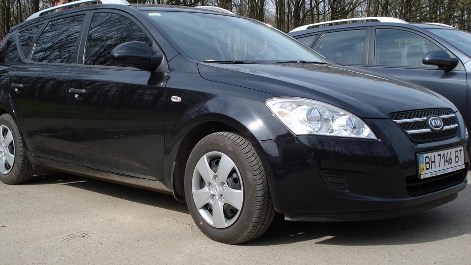 KIA Ceed SW Чорний 1,6 МТ