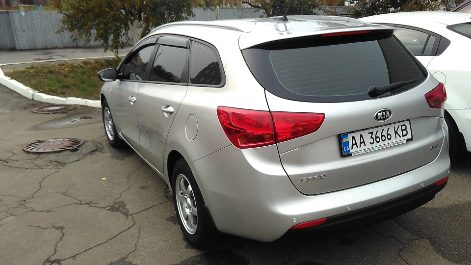 KIA Ceed SW CRDi 4