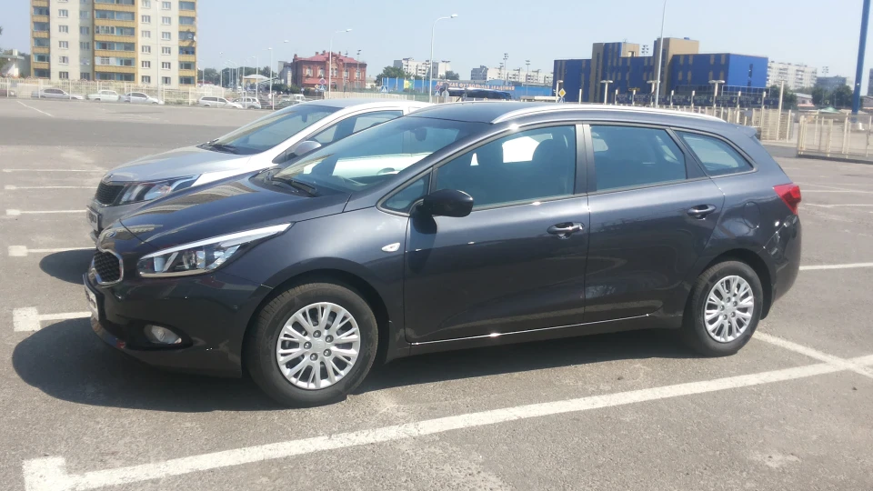 KIA Ceed SW Dark Gun Metal 1.6 2