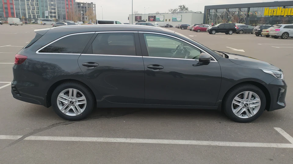 KIA Ceed SW Gray Edition 3