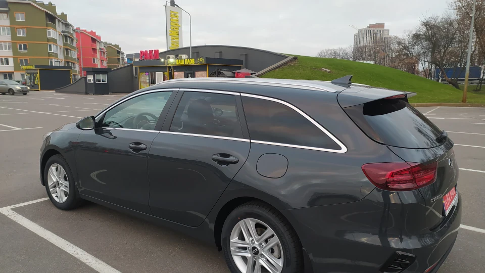KIA Ceed SW Gray Edition 5