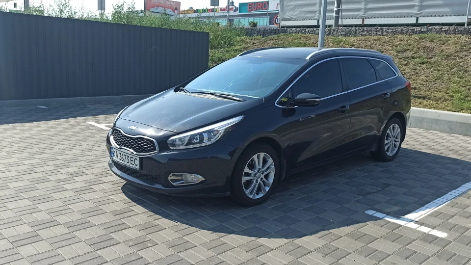 KIA Ceed SW Kate Flint 2