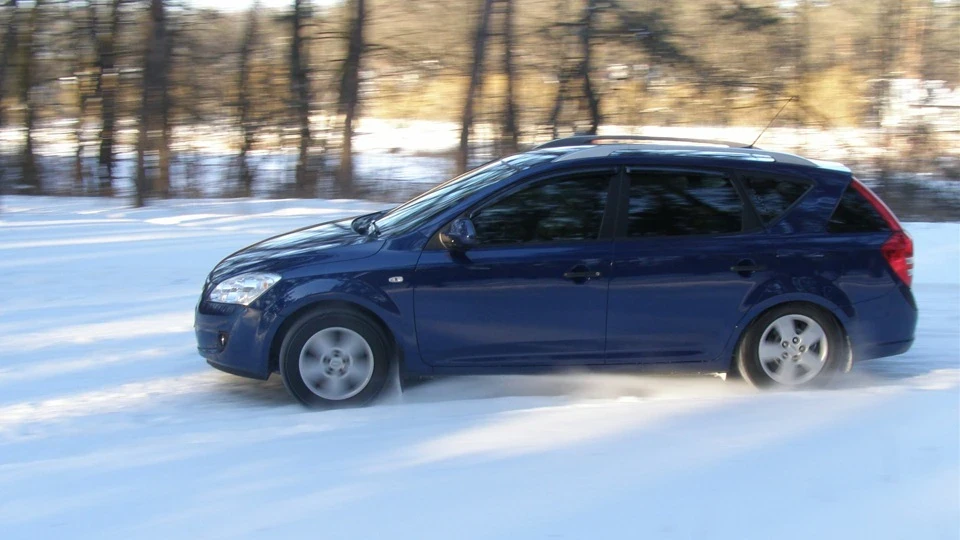 KIA Ceed SW LX Блакитна безодня