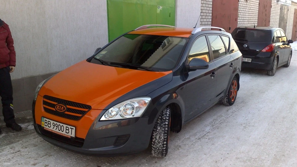 KIA Ceed SW Помаранчевий лінивець 2