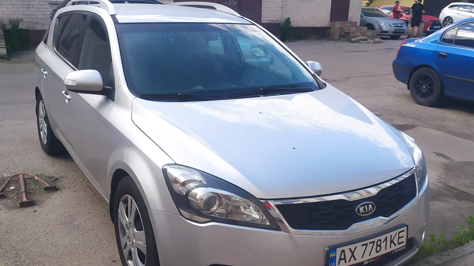 KIA Ceed SW "Silver Avenger" 3
