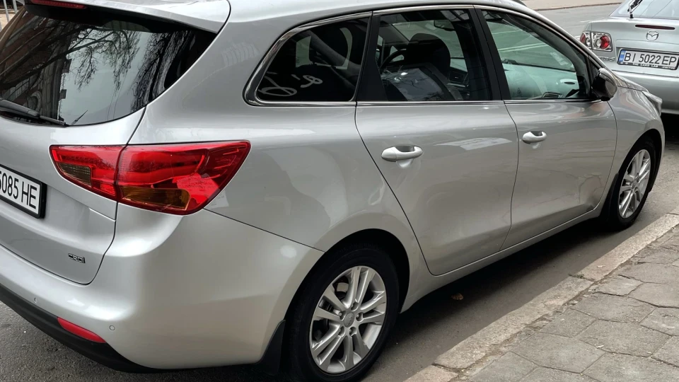 KIA Ceed SW Silver-Grey 3