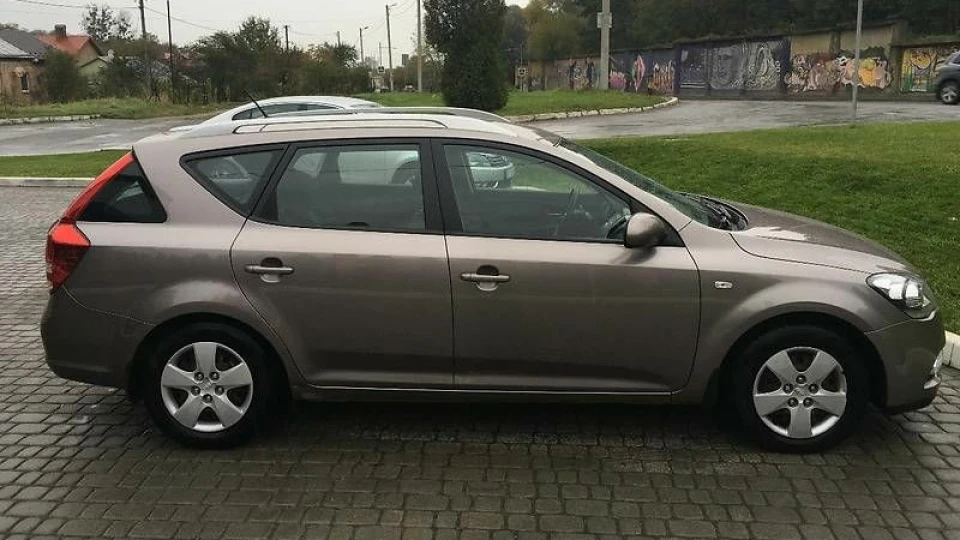 KIA Ceed SW Трахтар