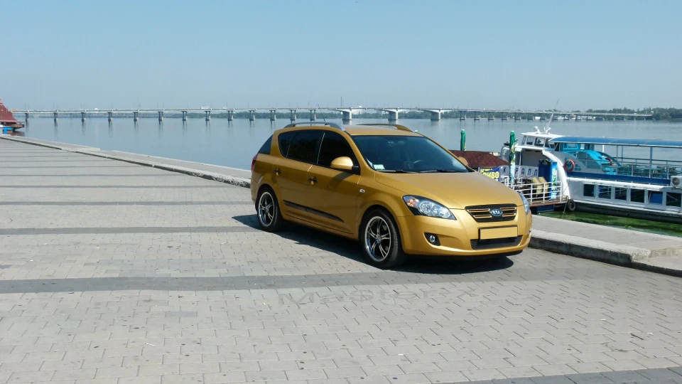 KIA Ceed SW Turbo+, Dakar Yellow