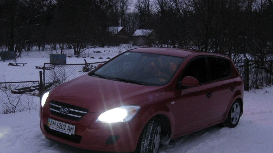KIA Ceed 1,4 Червоний-прекрасний 3