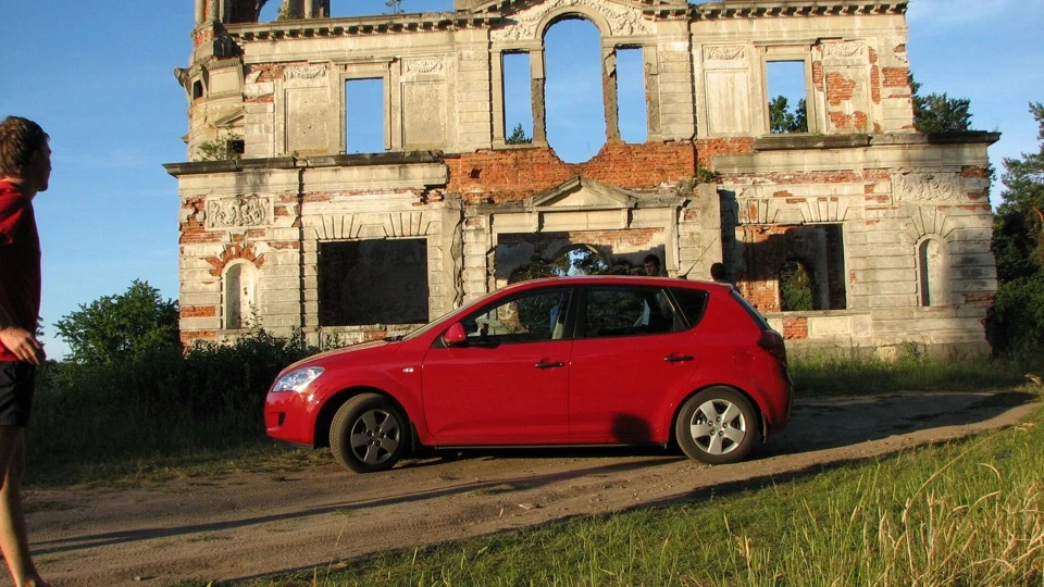 KIA Ceed 1,4 Червоний-прекрасний 4