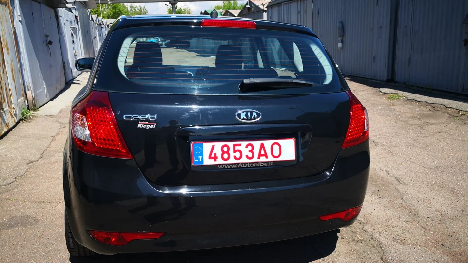KIA Ceed Чорна куля 2