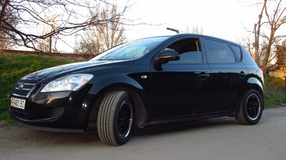 KIA Ceed чорний 2