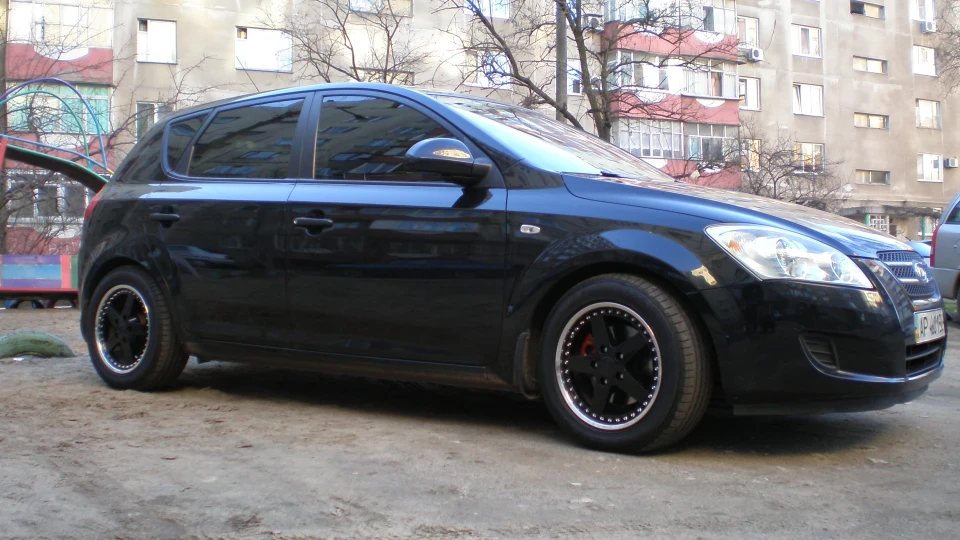 KIA Ceed чорний 5