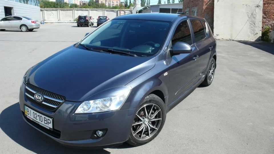 KIA Ceed CRDi (Diz) 2