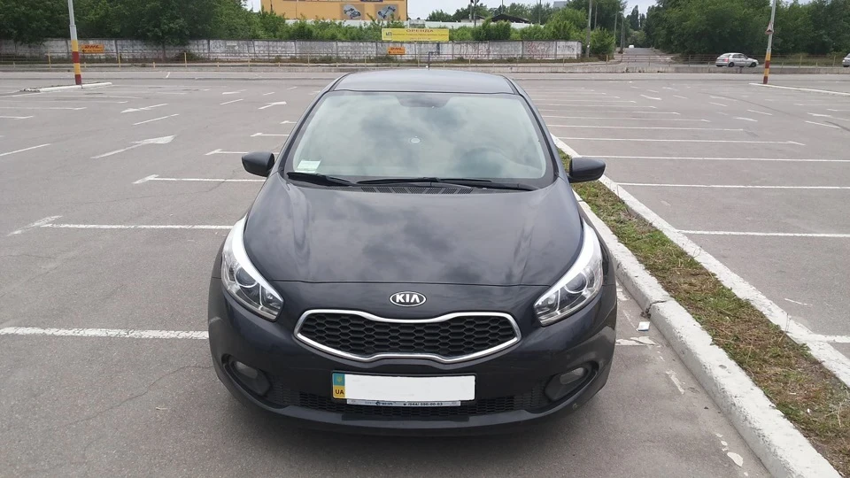 KIA Ceed JD1.6MT2013BlackEdition 2