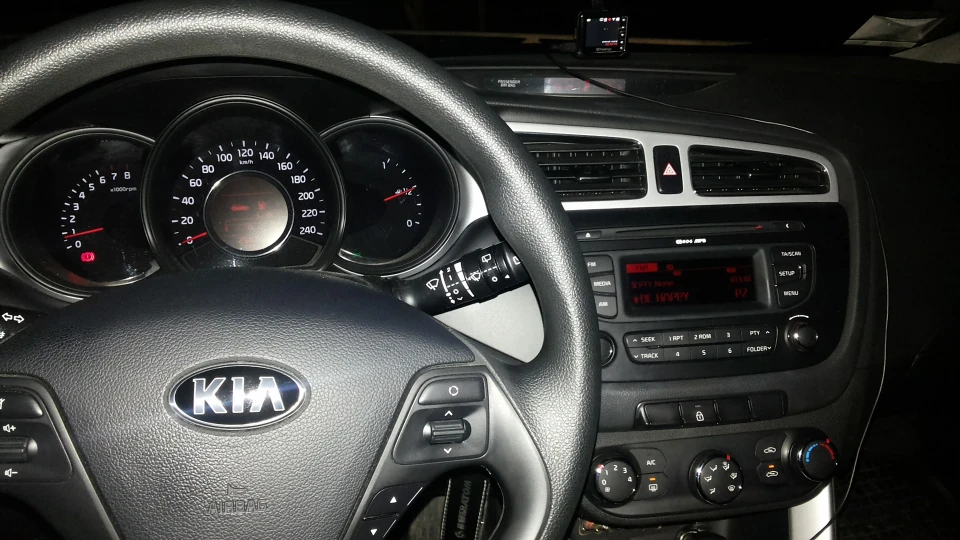 KIA Ceed JD1.6MT2013BlackEdition 3