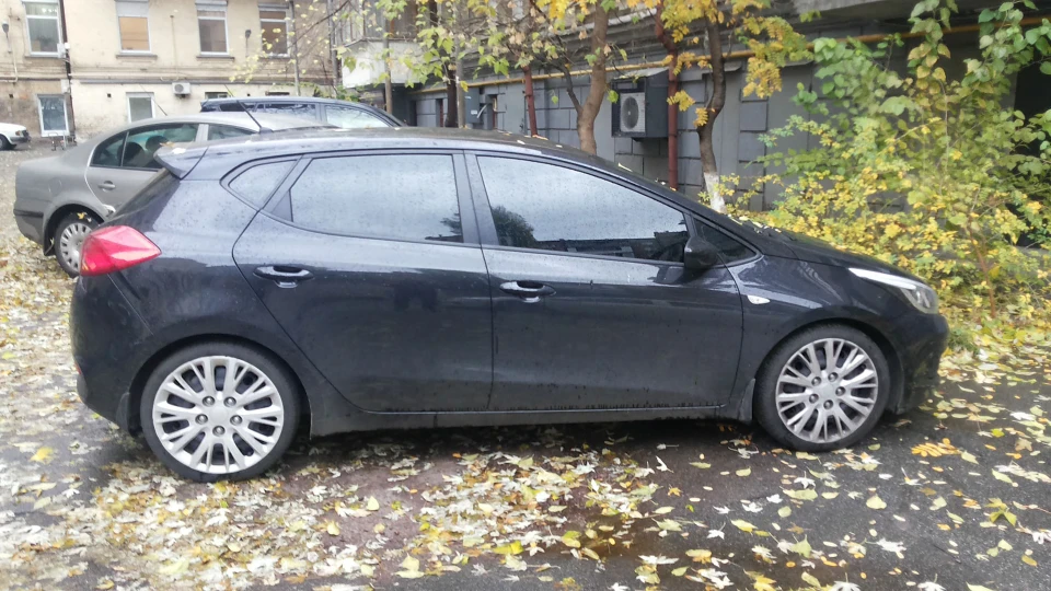 KIA Ceed JD1.6MT2013BlackEdition 4