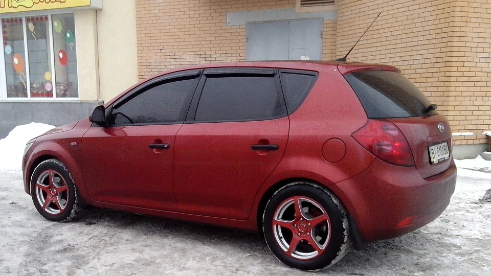 KIA Ceed червоненька кішечка 5
