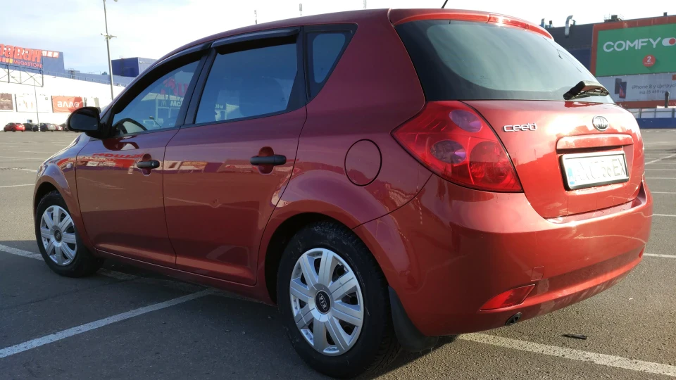 KIA Ceed Червоний Кеєд 3