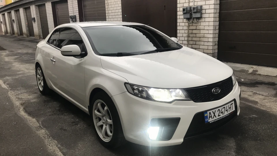 KIA Cerato Koup 2