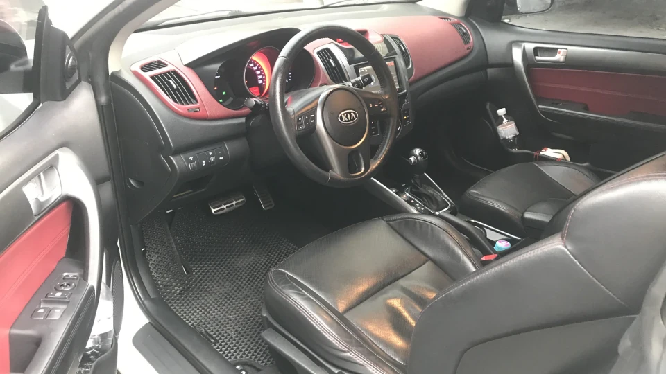 KIA Cerato Koup 4