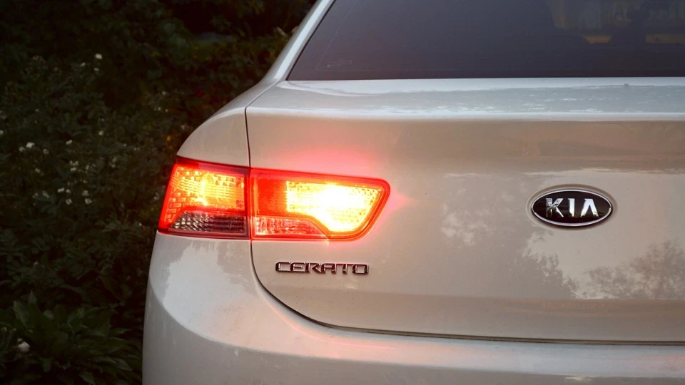 KIA Cerato Koup 4