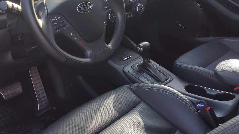 KIA Cerato Koup 1.6 T-GDI 3
