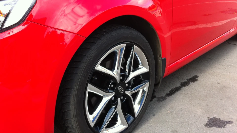 KIA Cerato Koup "2 liters of Happiness" 2