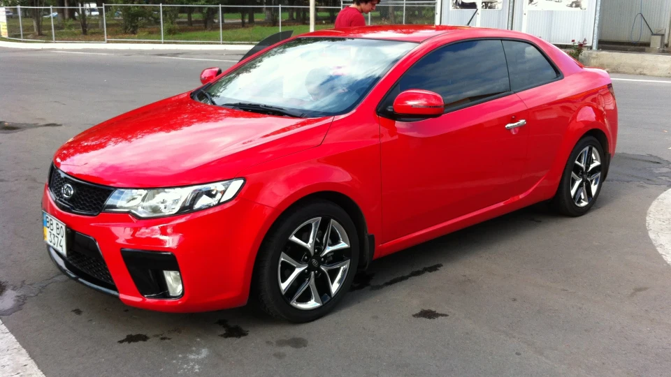 KIA Cerato Koup "2 liters of Happiness" 3