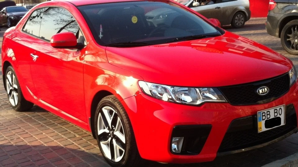 KIA Cerato Koup "2 liters of Happiness" 5
