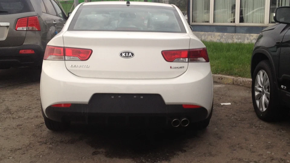 KIA Cerato Koup Блондинка 2