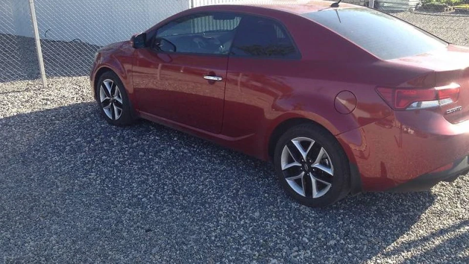 KIA Cerato Koup бордовий металік 2