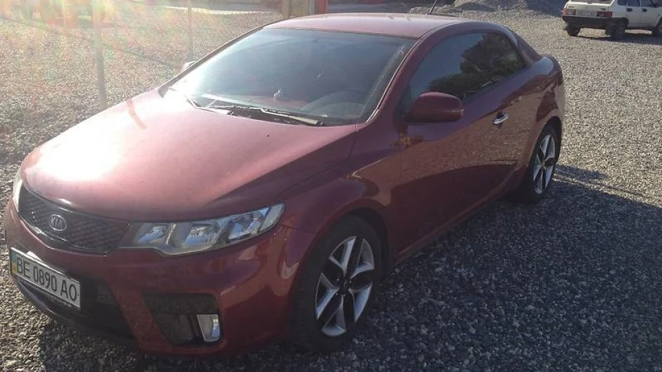 KIA Cerato Koup бордовий металік 3