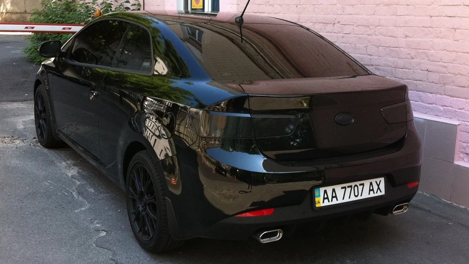 KIA Cerato Koup НАЙБІЛЬША чорна kúpewka) 2