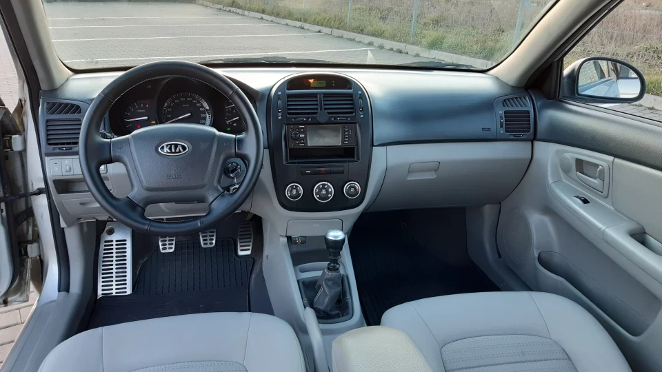 KIA Cerato 1.6 CRDi LX 3