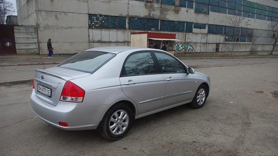 KIA Cerato 2.0 mt eh 4