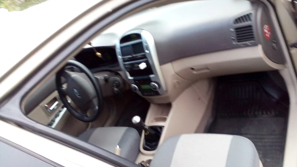 KIA Cerato бежева ластівка 2