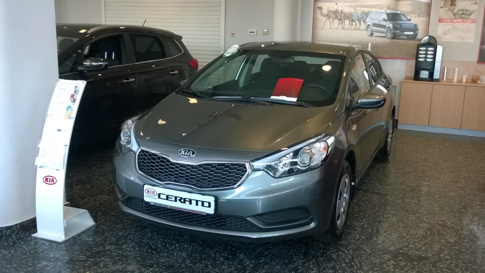KIA Cerato Блискучий 2
