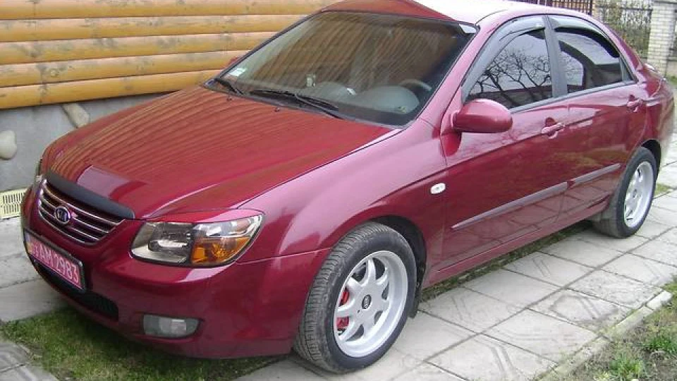 KIA Cerato Cerato red black